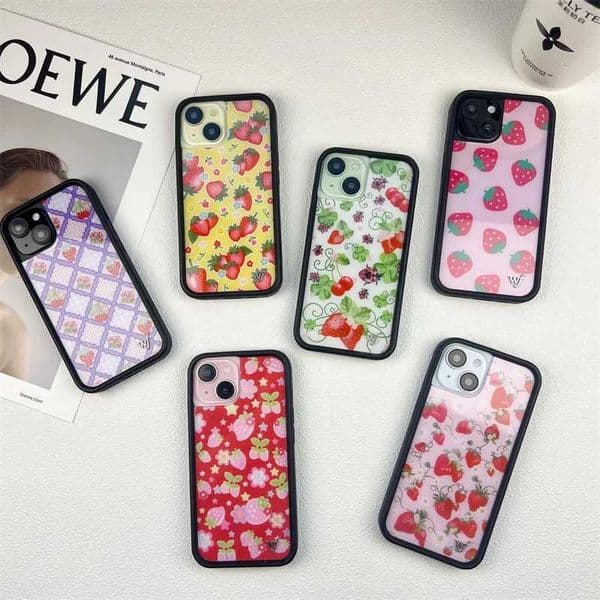 Wildflower 3D ins cute cartoon strawberry phone case creative for iPhone 17 pro 13 12 14 15 Promax 16 plus 3D WF Cover Cases T260424