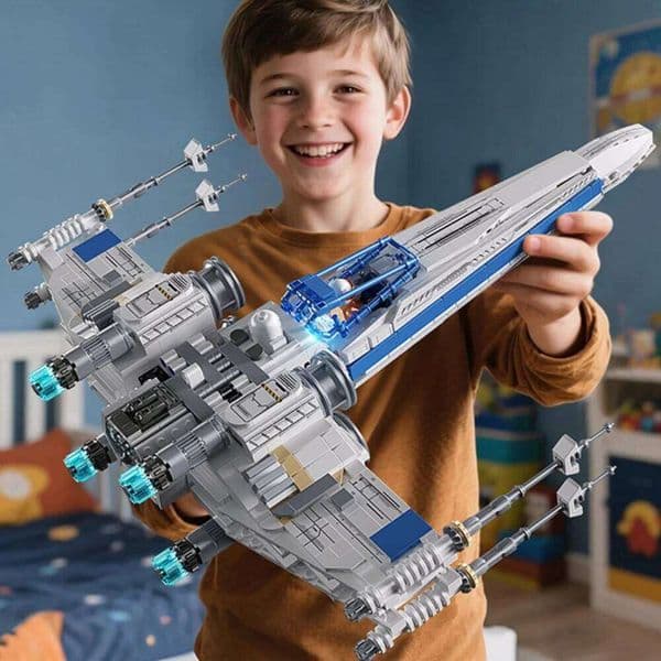 TOYLINX X-Wing Fighter Building Blocks Set LED Light Up Construction Toy Mechanical Space Vehicle with Pilot Bricks Gifts 26H0427