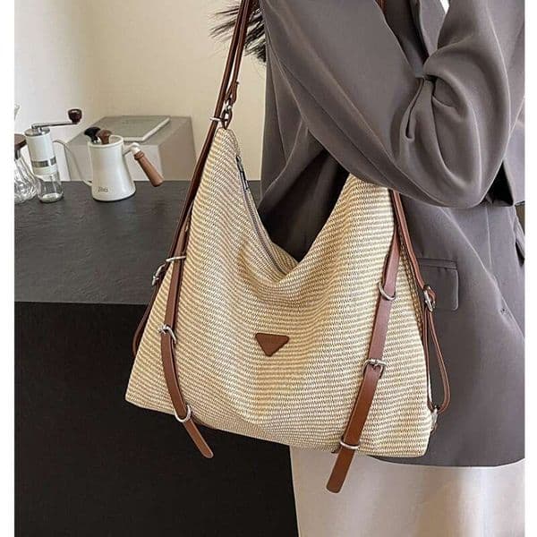 Vintage Style Women's Tote Bag, High Aesthetic Value, Large Capacity, Versatile And Lightweight Commuting Backpack