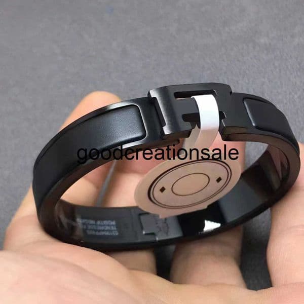Designer H Bangle Popular H Enamel Bracelet Black Warrior Mens High-Quality Non-Fading Trendy New Titanium Steel Solid ZS7C