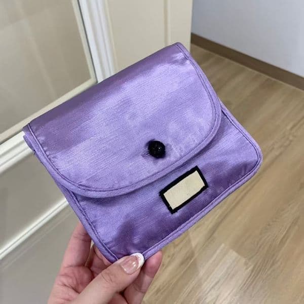 Mini Cosmetic Bag for Women Flap Makeup Pouch, Cute Floral Print Inside Makeup Bag, Portable Travel Portable purple Box