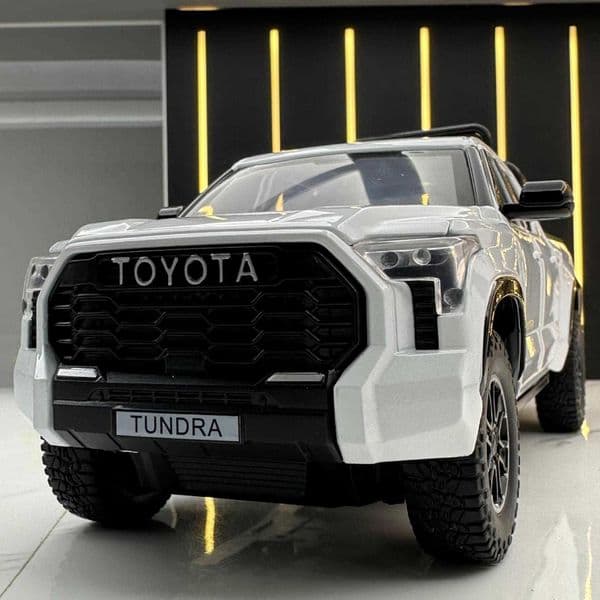 Zhiguan Alloy Car Model 124 Off-Road Pickup Truck with Sound and Light Pull-Back Toy Car Music Model Display Collectible L260428