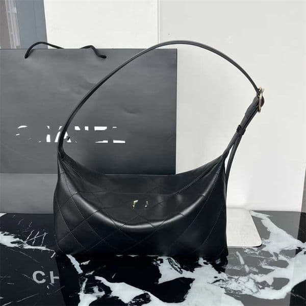 Designer Purse 2026 Early Spring New Hobo Shoulder Tote Bag Niche Design Quilted Dumpling Bag Simple And Versatile Underarm Womens Bag Luxury Bag