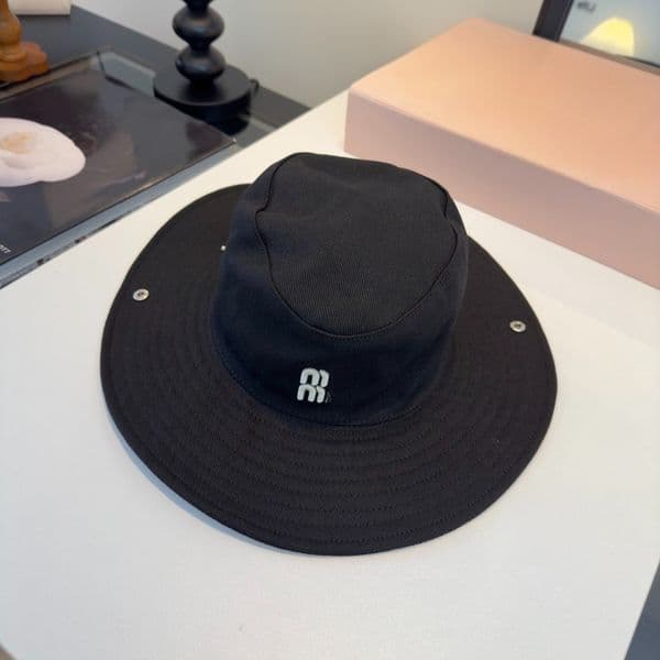 Luxury Spring Cowboy Hat Bucket Summer Sun Hat Designer Women Men Casquette Luxe Sun Hat Wide Brim Fisherman Holiday Outdoor Recreation