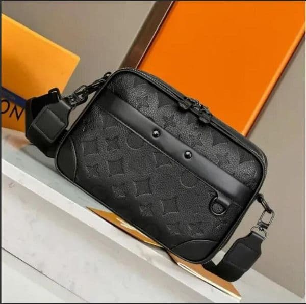 2026 Mens Shoulder PU leather Designers Messenger Bag Famous Trip Postman Classic Handbag Briefcase Crossbody Bags