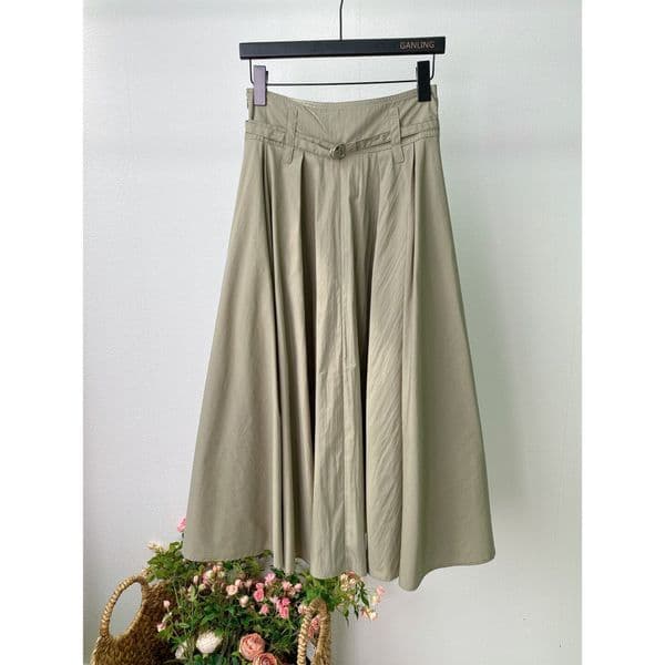 French fashion 2026 new style A-line with belt, high-waisted, slimming, versatile, mid-length, khaki green, large hem skirt