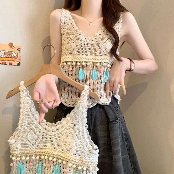 Designer women's retro Bohemian style crochet hollow tassel vest, 2026 sleeveless summer top