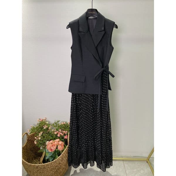 Shishi's same style~Elegant and sophisticated wool blend faux two-piece polka dot dress, elegant black waist-cinching long dress