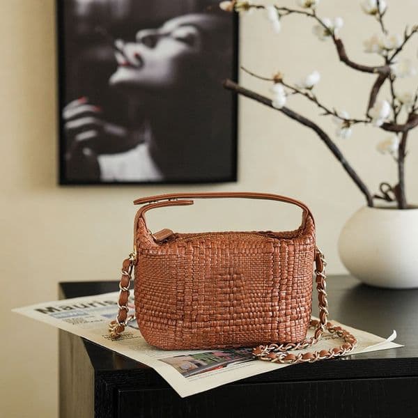 Designer Bag 26P Series Woven Straw Lunch Box Bag Luxury Brown Raffia Shoulder Bag Retro Handcrafted Crossbody Purse Daily Commuting Totes