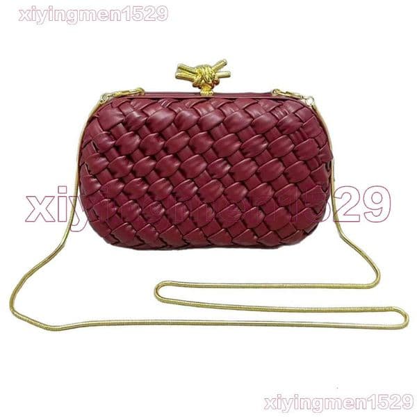 10A Top Quality Luxury Designer Inspired Intreccio Knot Clutch Mini Woven Bag Burgundy Woven Leather Evening Crossbody Handbag with Gold Chain for Party Wedding AAA