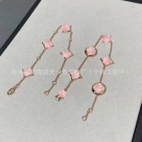 Designer Jewelry lvs lvness lousi louise Bracelet V-top version diamond-shaped round four-leaf clover five-flower bracelet four white mother-of-pearl flowers chain