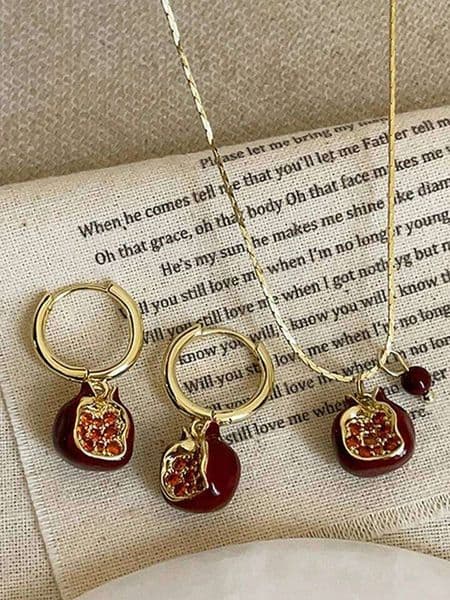 Luxury Elegent Pomegranate Pendant Necklaces Earrings for Women Exquisite Metal Crystal Beads Charm Delicate Jewelry Set Gifts