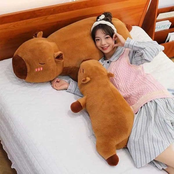 Kawaii Capybara Long Sleep Pillow Stuffed Capibara Plushie Cute Fluffy Doll Soft Sofa Cushion Nap Sleeping Toys for Home Bed W260428