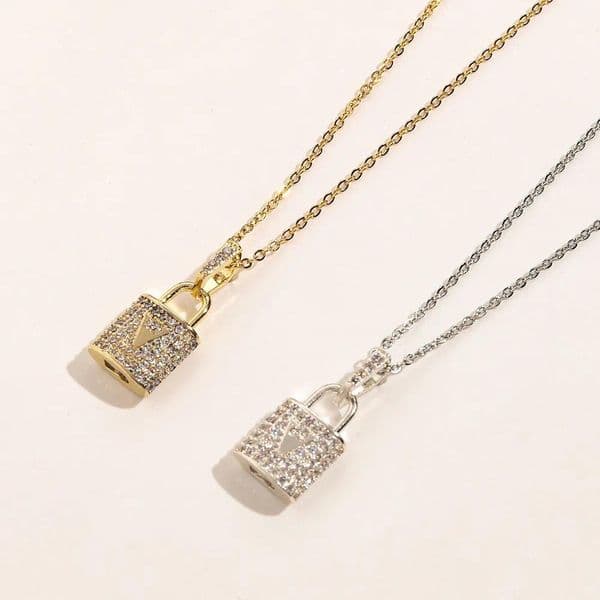 New Fashion Designer Necklaces Crystal 18K Gold Plated 925 Silver Plated Stainless Steel Letter Pendants Womens Jewelry Boutique Gifts