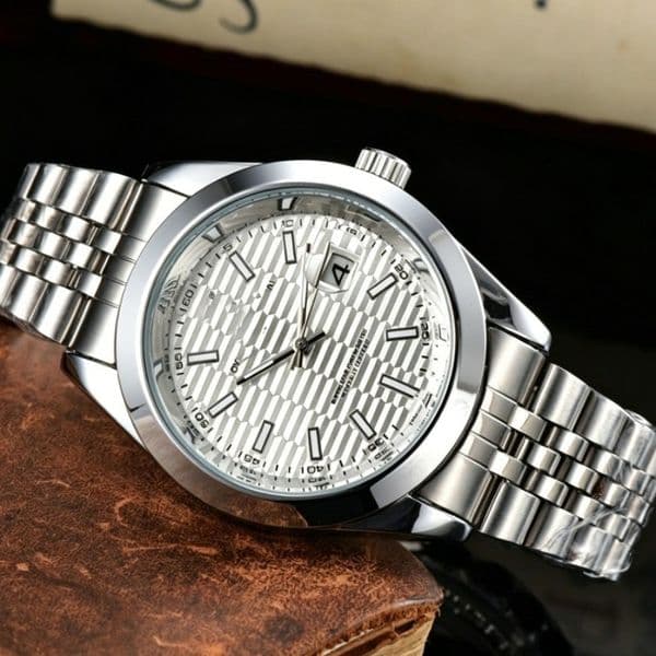 Classic Mens Watches Luxury Textured Quartz Watch Stainless Steel Business Wristwatch