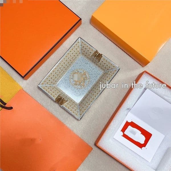 Sophisticated Designer Bone China Ashtrays with Stylish Appearance