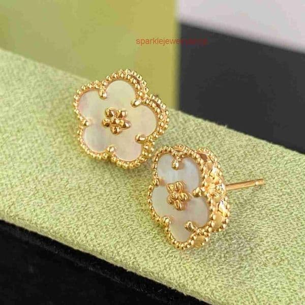 Clover Earrings Plum blossom earrings pure rose-plated plum blossom earrings white mother-of-pearl flower earrings Vanly Cleeffly