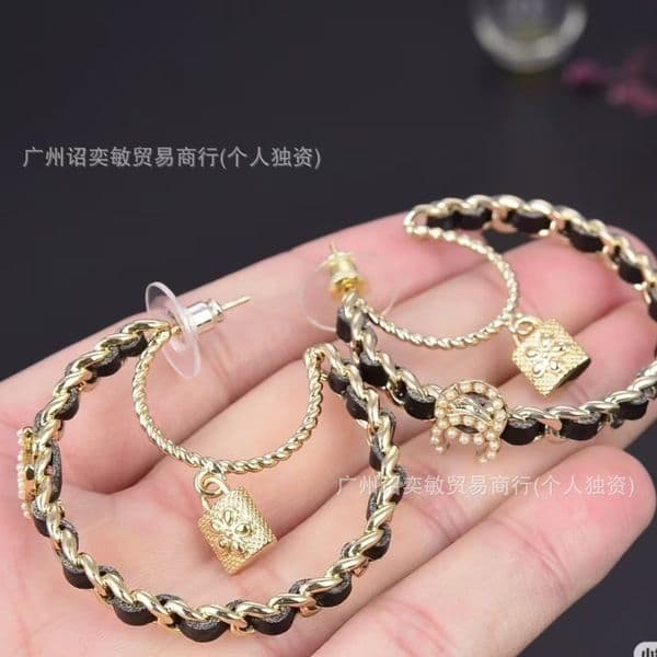 Designer jewelry cc earrings luxury C-shaped Black Leather Cord Double Lock Inlaid Diamond Earrings Fashion Jewelry Channels Earrings