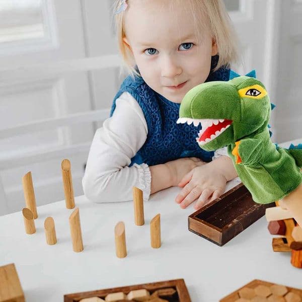 Dinosaur Shaped Hand Puppet PP Cotton Fabric Material Adorable Animal Plaything for Kids Birthday Party Gifts Hand Puppets L260430