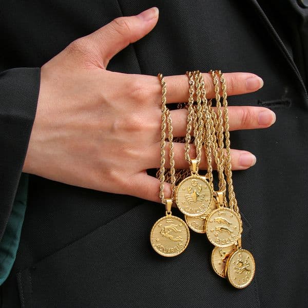 Exquisite 18K Gold Titanium Steel Necklace Gold-Plated Round Coin Personalized Ins Zodiac Pendant