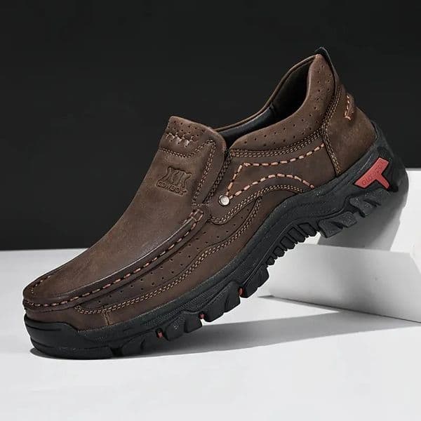 Handmade Leather Men Shoes Casual Outdoor Slip On Loafers Men Leather Shoes Flats Moccasins Walking Shoes Non-Slip Drop 260126BJ