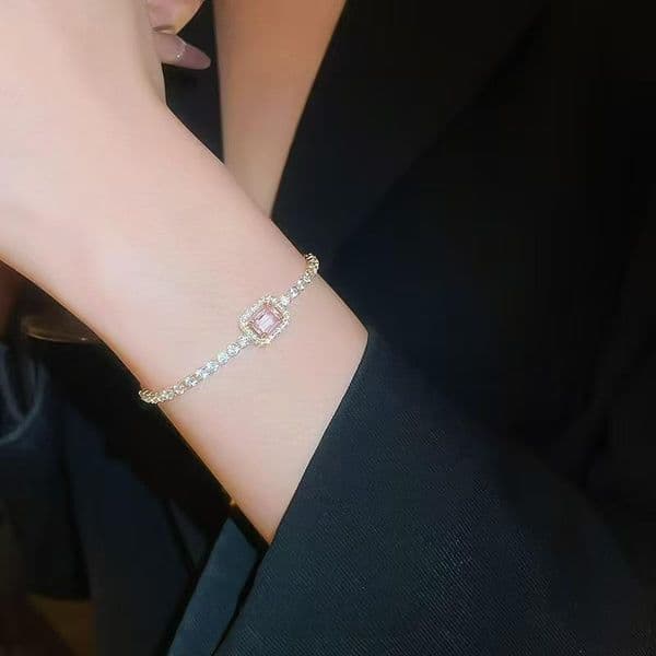 French Style Light Luxury Zircon Hollow Lucky Grass Flower Adjustable Bracelet Vintage Minimalist Niche Exquisite Temperament Women's Jewelry