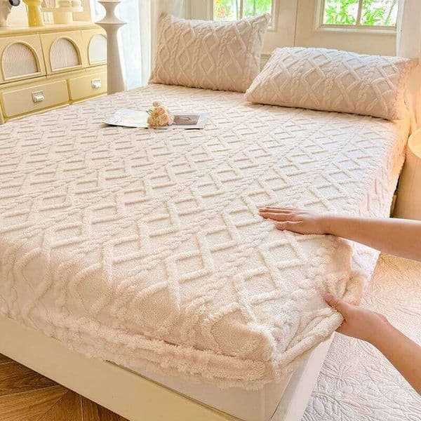 Velvet Protector Thicken Warm Winter Fitted Sheet Soft and Breathable Plush Elastic Bed Mattress Cover Bedspread 26L0202
