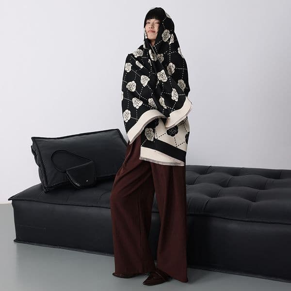 Luxury designer's autumn and winter hot item, versatile and imitation cashmere scarf, shawl, women's long style, versatile and warm scarf