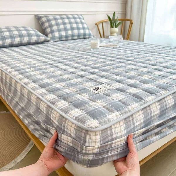 Household 100% Cotton Quilted Sheet Thickened Non Slip Dust-proof Bed Cover Mattress Topper Pad Protector 26L0202