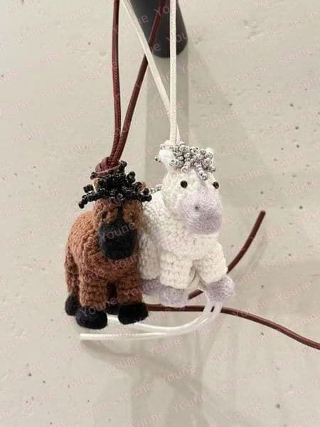 Luxury Horse Bag charm in felt Pendant Designer Anagram dice Ornament Futurist Cat Animal Doll Men Women Car Hanging Keychain Handmade Wool Felt DIY Purse Decoration