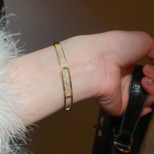 18K Real Gold Plated Zircon Letter Clasp European and American Fashion Elegant Bracelet Light Luxury High-end Feel Women's Jewelry