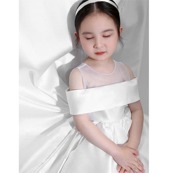 2026 New Customized Pink Flower Girl Dresses For Wedding Satin With Bow Off Shoulder Simple Kids Birthday Party First Communion Ball Gown Z250716 Designer