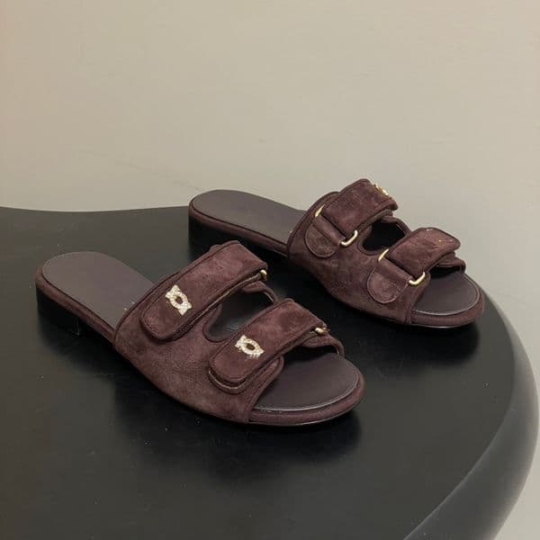 2026 Luxury Women Sandals Flats Slipper Suede Leather Summer Walk Classic Rhinestone Buckle Sandals Slides Hook and Loop Closure Leather Upper Flat Sole Sandals ba