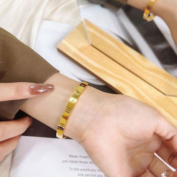 Bangle Titanium Steel Roman Numeral CZ Diamond Inlaid Minimalist Unisex Bracelet Gold Silver Rose Gold Fashion Accessory For Men Women Gift