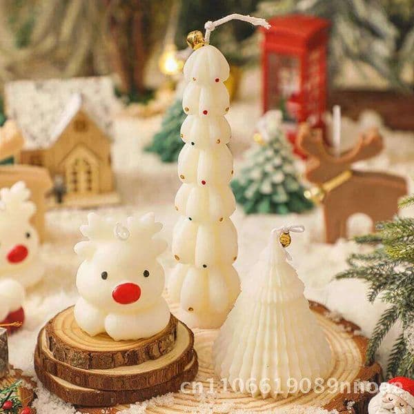 Creative Christmas Aromatherapy Candle Handmade Deer & Elk Shape Soy Mixed Wax Scented Gift Cute White Coffee Color S260204