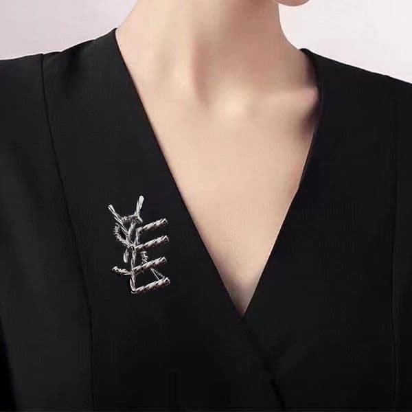 Men Luxury Women With Stamp Letter Brooches Antique Bronze Plated Steel Seal High Quty Jewelry Brooch Pin Marry Christmas Valentines Day Gifts cessorie L260603RPO0