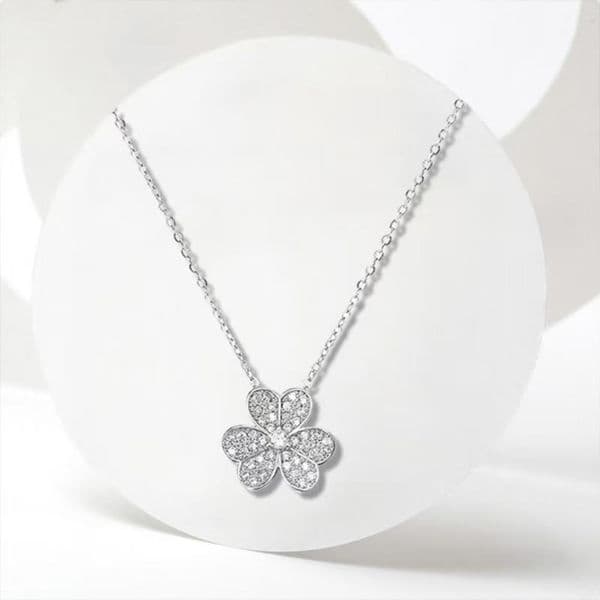 18K Gold Designer Clover Diamonds Love Pendant Luxury Valentines Day Gift - Minimalist Necklace Jewelry for Women