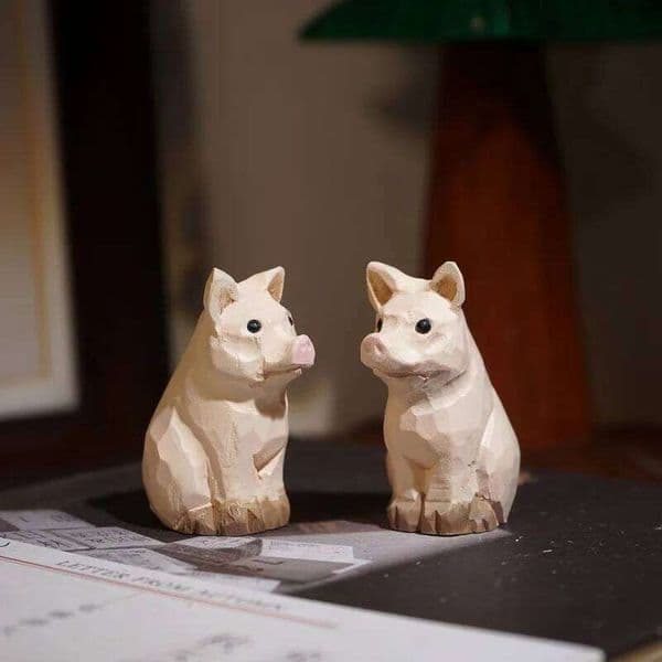 1 PC Seated Pig Hand Carved Wood Sculpture Swine Character Office Study Desk Decor Playful Animal Figurines Wooden Home Ornament S260204