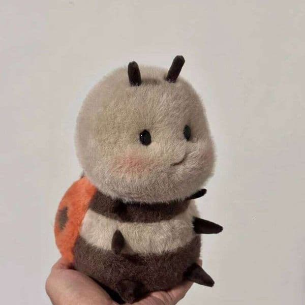 Cute Seven-spotted Ladybug Plush Toy Lovely Creative Insect Fluffly Kawaii Beetle Stuffed Doll Girl Gift Bed Decor 26W0206