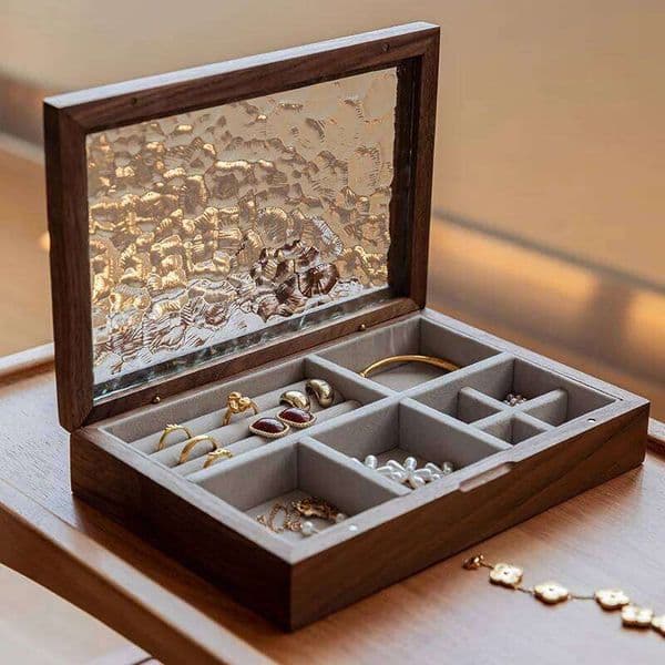 Walnut Wood Box with Lid Premium Necklace Organizer for Pearls Pendants Display Case Velvet Lining Jewelry Storage Rack 26Y0206