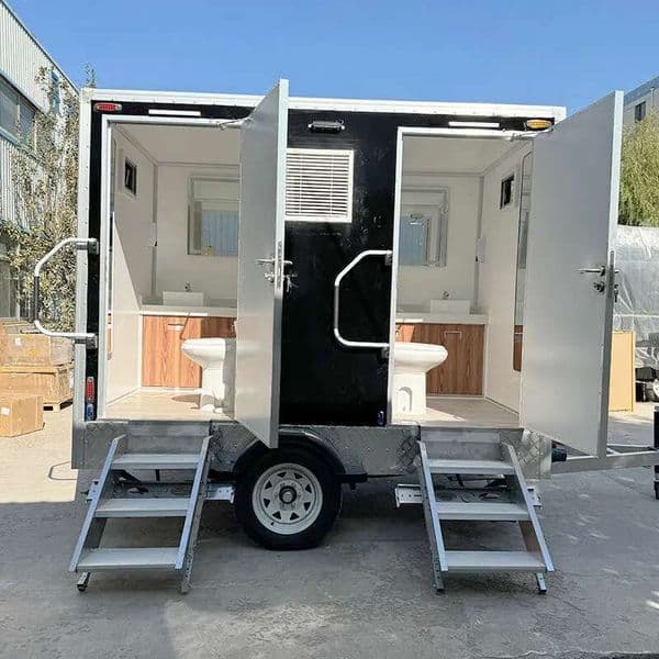 Mobile Outdoor Luxury Portable Bathrooms Toilet Trailer Portable Restrooms Camping Caravan Toilet Trailer For Sale