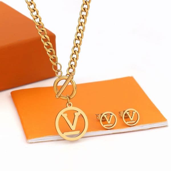Designer Jewelry Sets Pendant Necklaces Charm Silver Gold Plated Earrings Chain Stud Earring Wedding Gifts