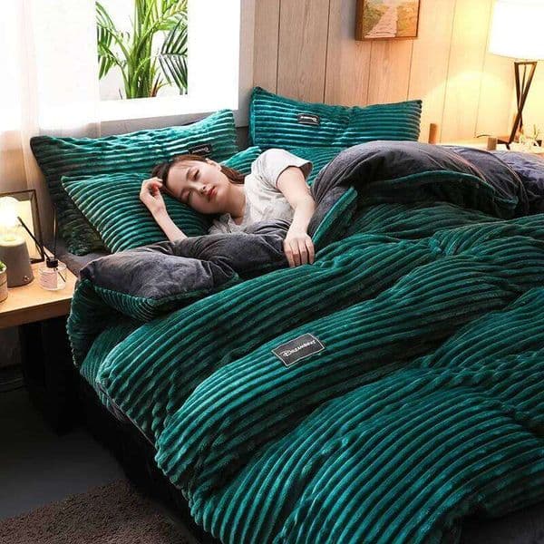 Thick Solid Color Velvet Duvet Winter Warmth Bedding Set Double Quilt Twin Queen King Comforter Cover 220*240 XJ251225