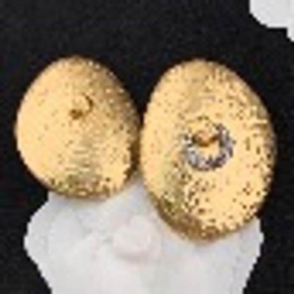 Minimalist Eye Mask Brooch Artistic Theater Style Accessory with Electroplated Finish Modern Fashion Design Jewelry
