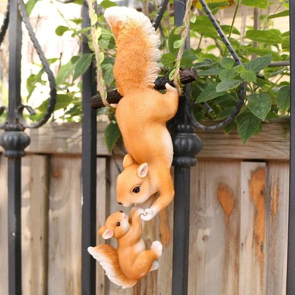 1pc Creative Climbing Rope Squirrel Figurine - Perfect forGarden Outdoor Decoration 260128