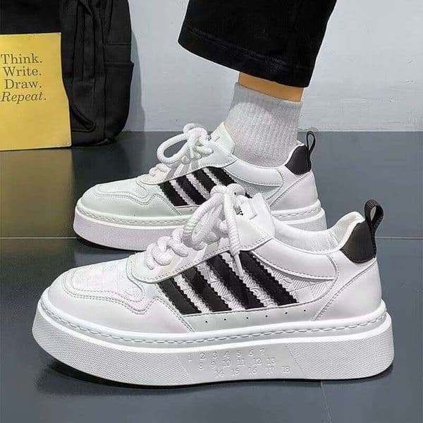 2025 New Winter Breathable Casual Sneakers Versatile Thick-Soled Men's Sports Student White Trendy Shoes
