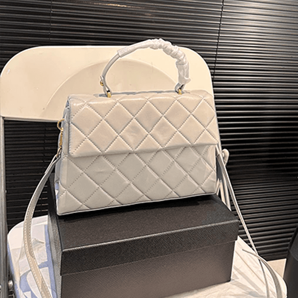 Retro flip-top small square bag fashionable commuting bag classic diamond-patterned bag women's single-shoulder bag high-end handbag practical crossbody bag