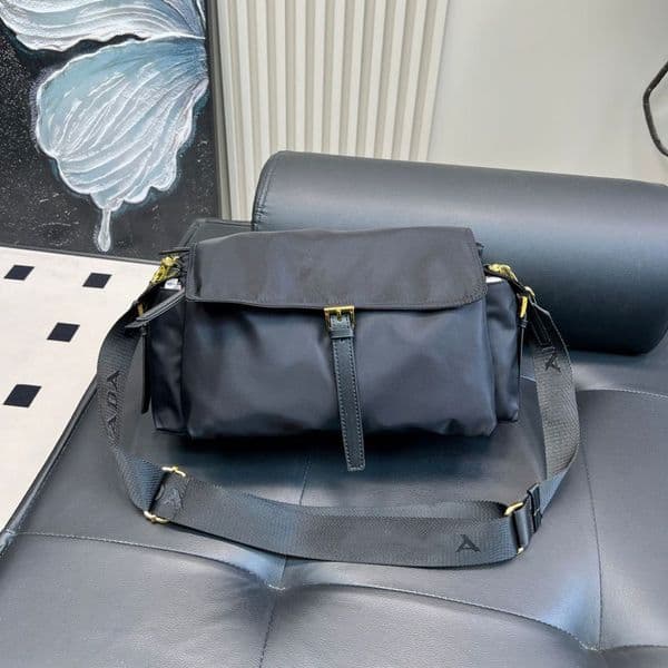 designer explore fw25 shoulder crossbody women men fashion luxury nylon suede leather black red bags