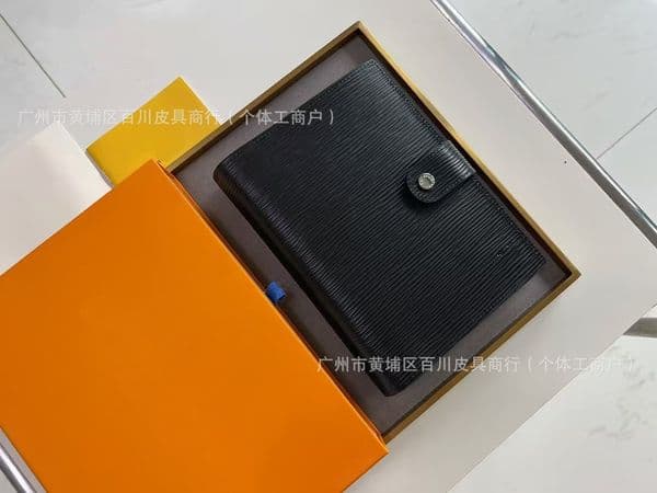 Luxury Stylish New unisex genuine leather Notepad top-quality Designer notebook a fashionable and multi-functional bestseller high-end wallet, ID bag and clutch