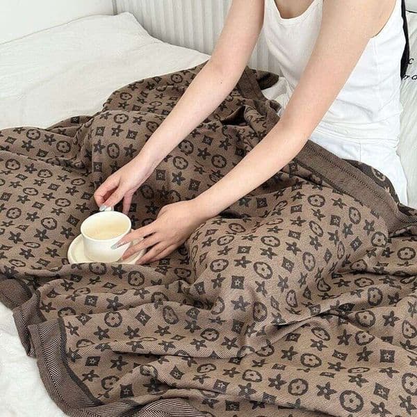 2025 Nap Air Conditioning Anti-Wrinkle Office Sofa Summer Home Throw Blanket Louis Black Brown B2